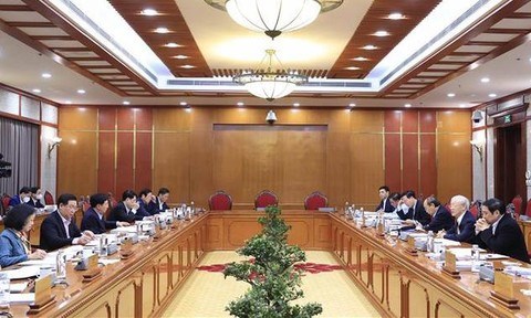 Bộ Chính trị  ban hành Quy định về luân chuyển cán bộ