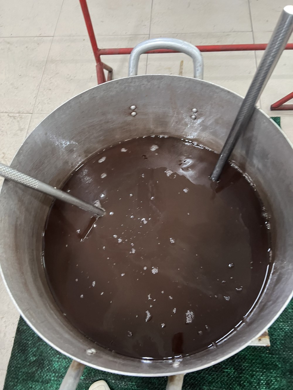 bua-com-ca-tu-chon---su-quan-tam-tham-lang-danh-cho-nguoi-lao-dong-viet-trung_690d7749b143a